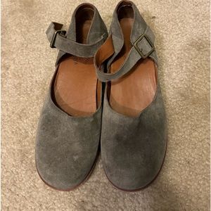 Kork-Ease Gray suede Mary Jane style.  Worn a few times . Size 6.5.